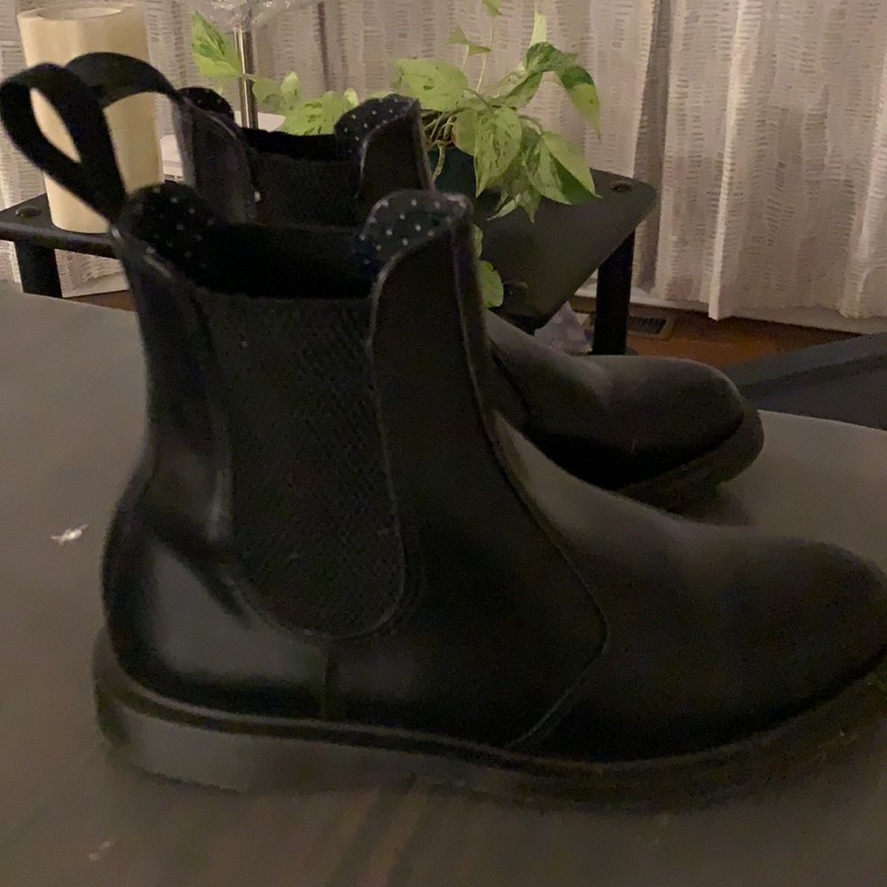 Dr Marten’s Flora Boots